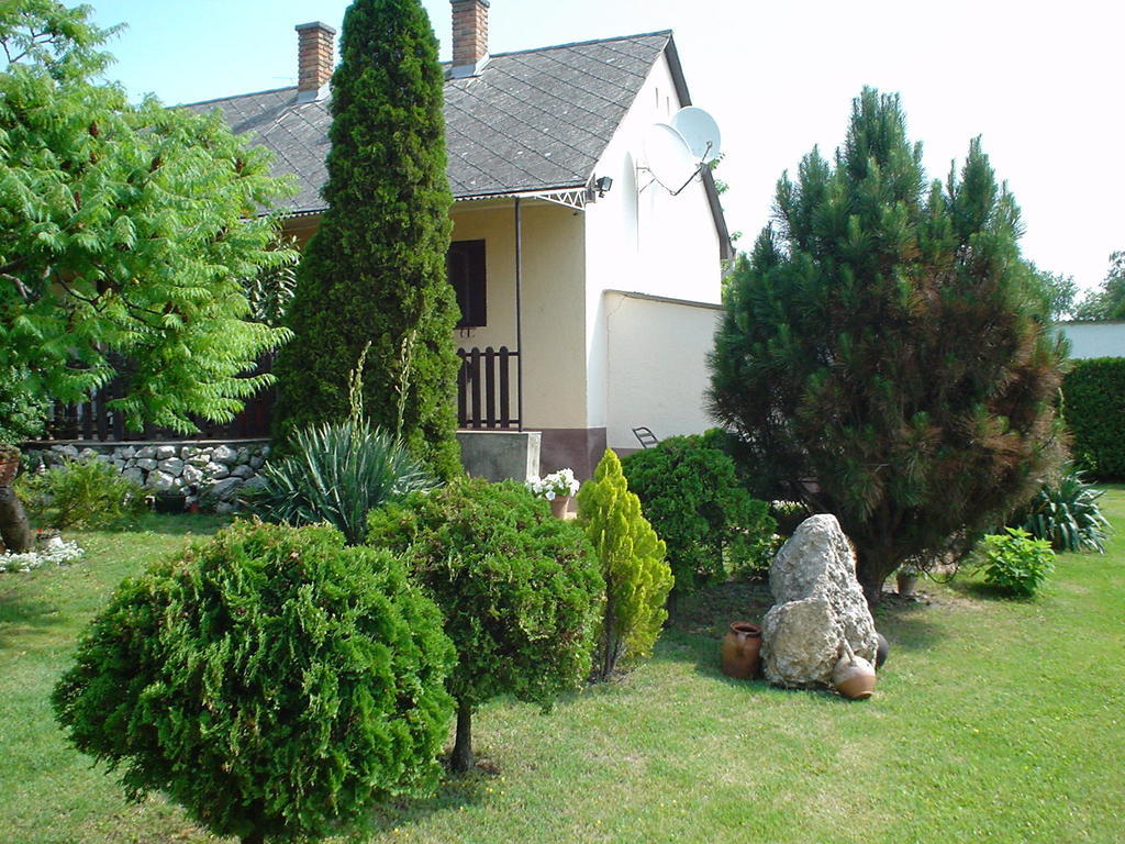 Oeroekzoeld Apartmanok Balatonfenyves Εξωτερικό φωτογραφία